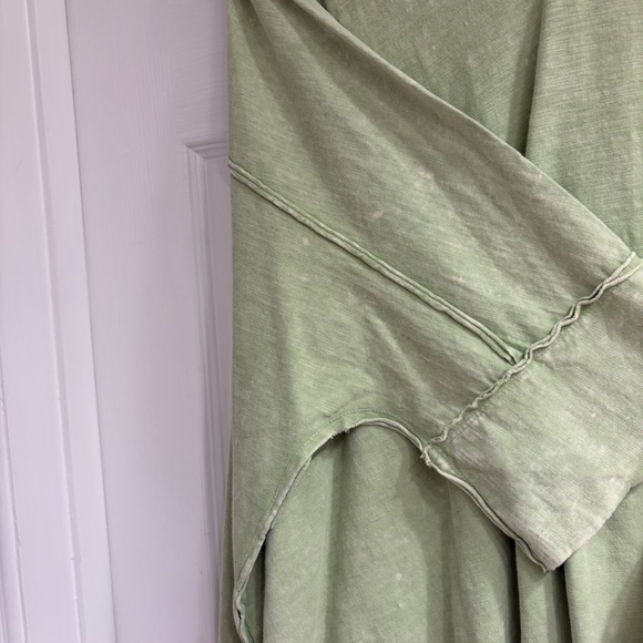 New Easel Oversized 3/4 Sleeve Top V Neck Pullover T-Shirt Green Size Small - Picture 9 of 11